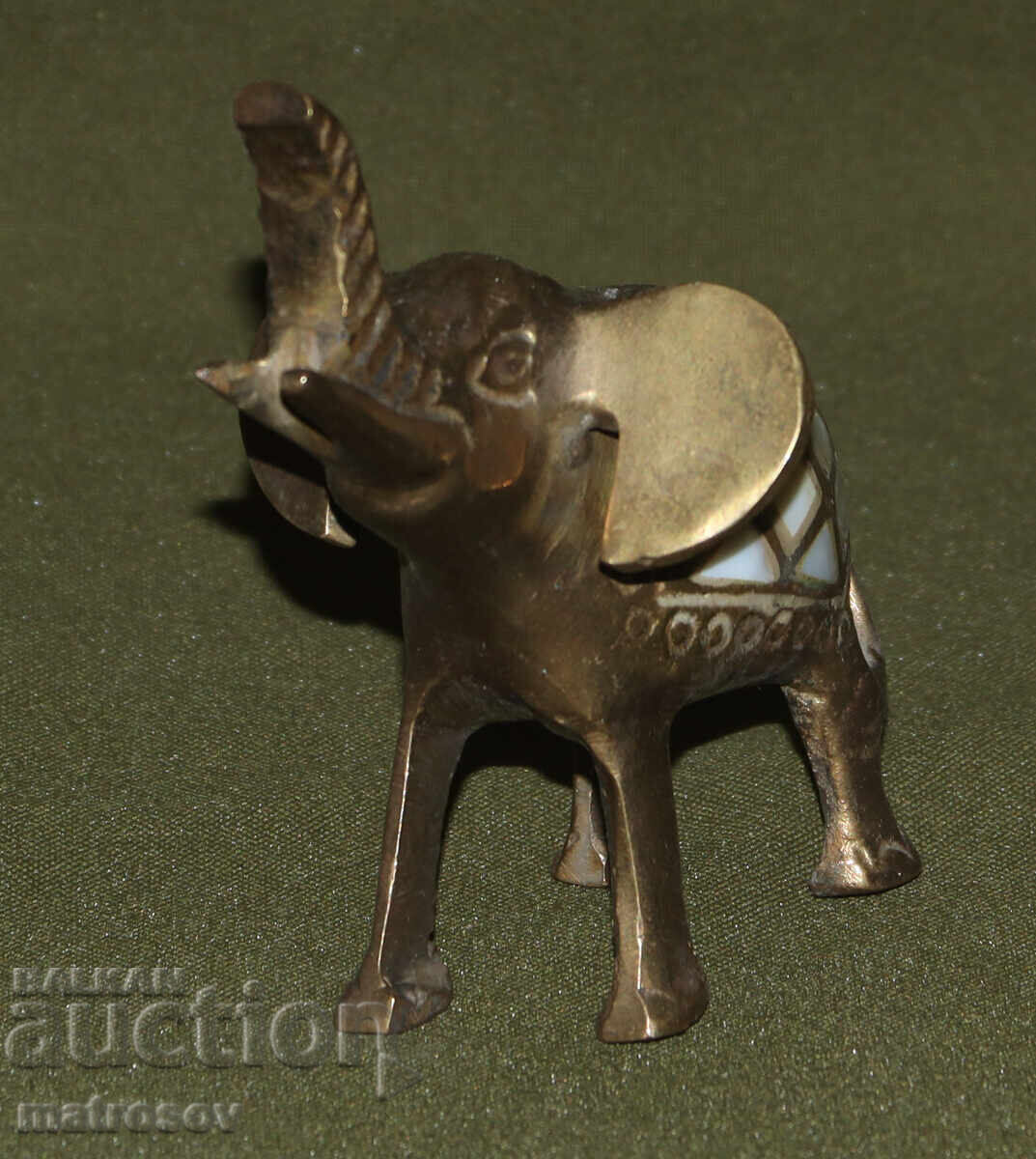 Παράδοση Χάλκινο ειδώλιο ελεφαντάκι με μαργαριτάρι