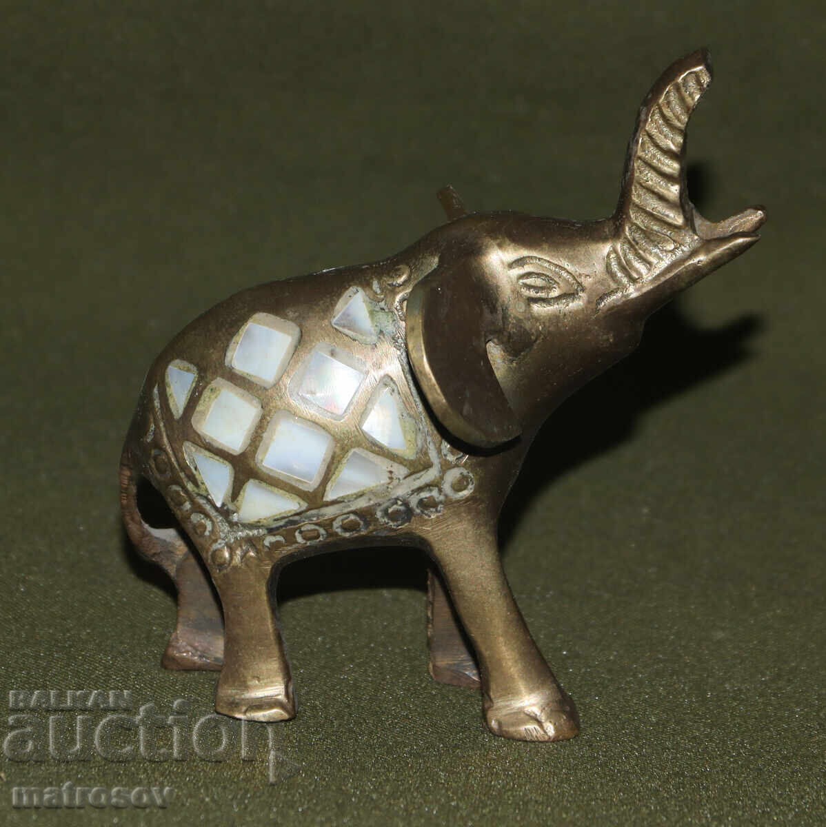 Χάλκινο ειδώλιο ελεφαντάκι με μαργαριτάρι