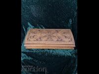 Cutie - 22/10/5 cm, sculptură în lemn