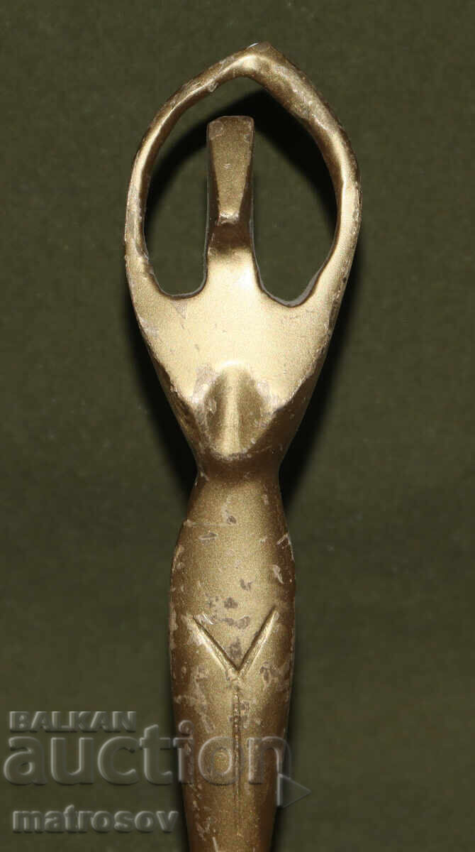 Auction Bronze sculpture, nude female body Auction Bronze sculpture, nude female body