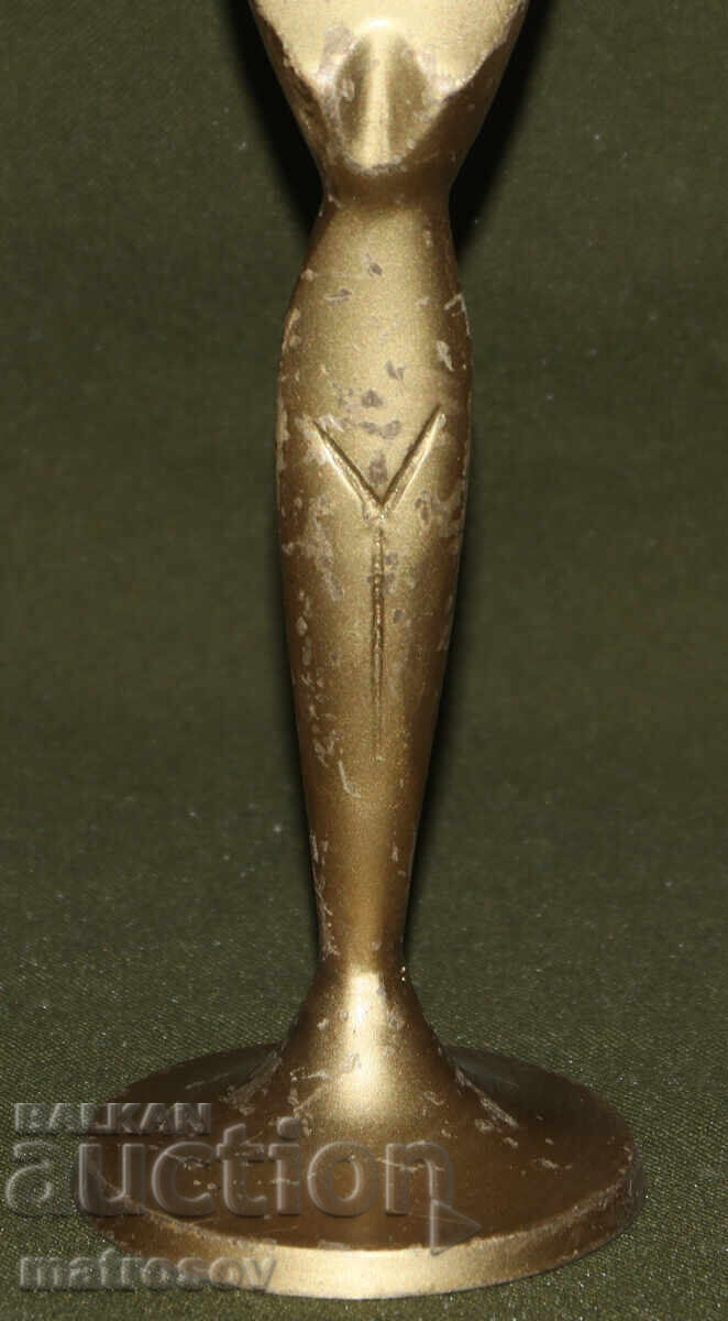 Delivery of Bronze sculpture, nude female body Delivery of Bronze sculpture, nude female body