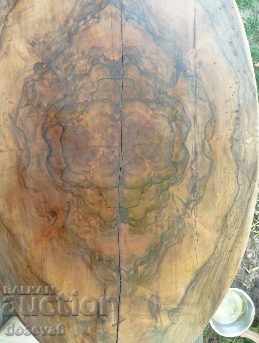 Delivery of Table with walnut veneer Delivery of Table with walnut veneer