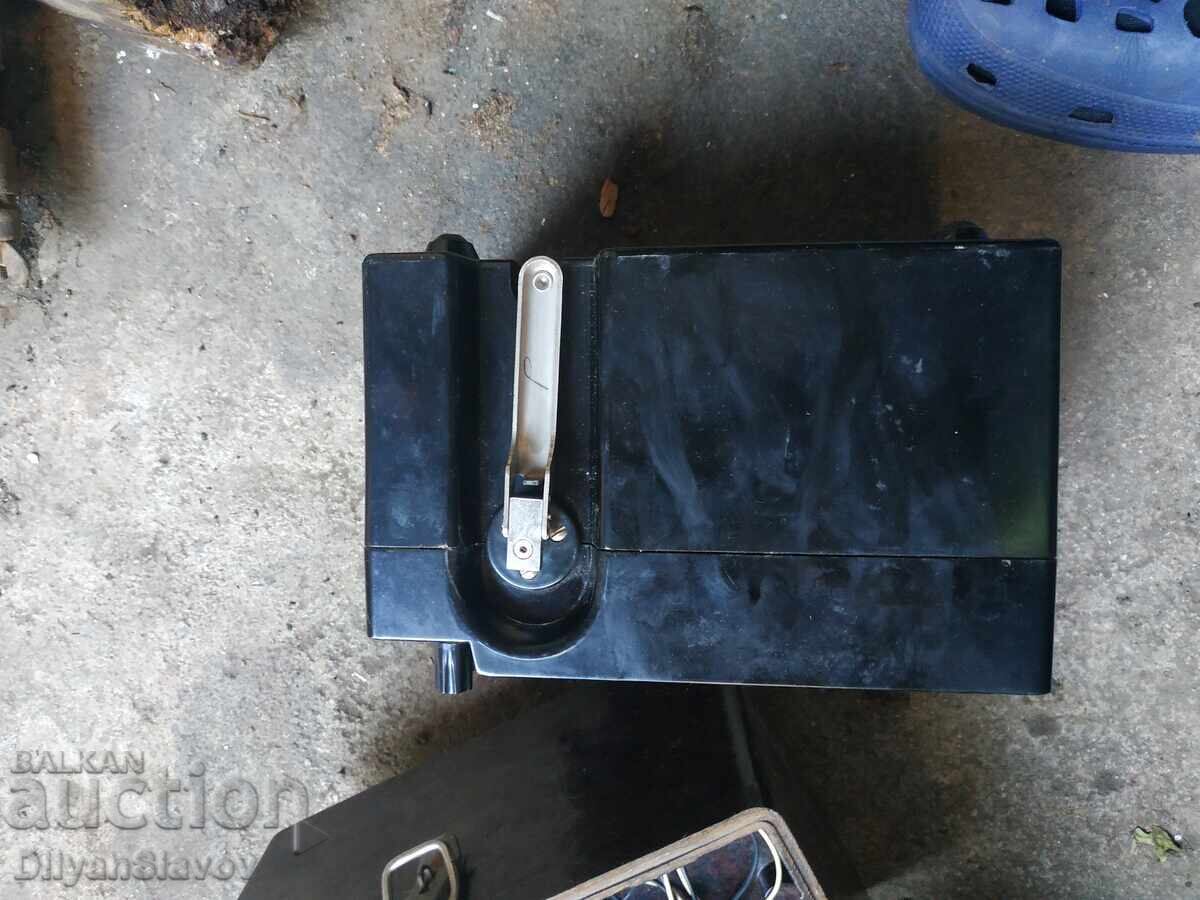 Megohmetru cu preț 150.00 BGN | € 76.69