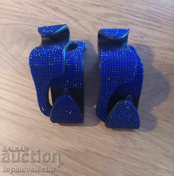 Delivery of NEW! Set of 4 Shiny Car Seat Hooks