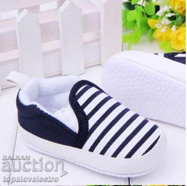 Delivery of New! Baby walking shoes booties model 3