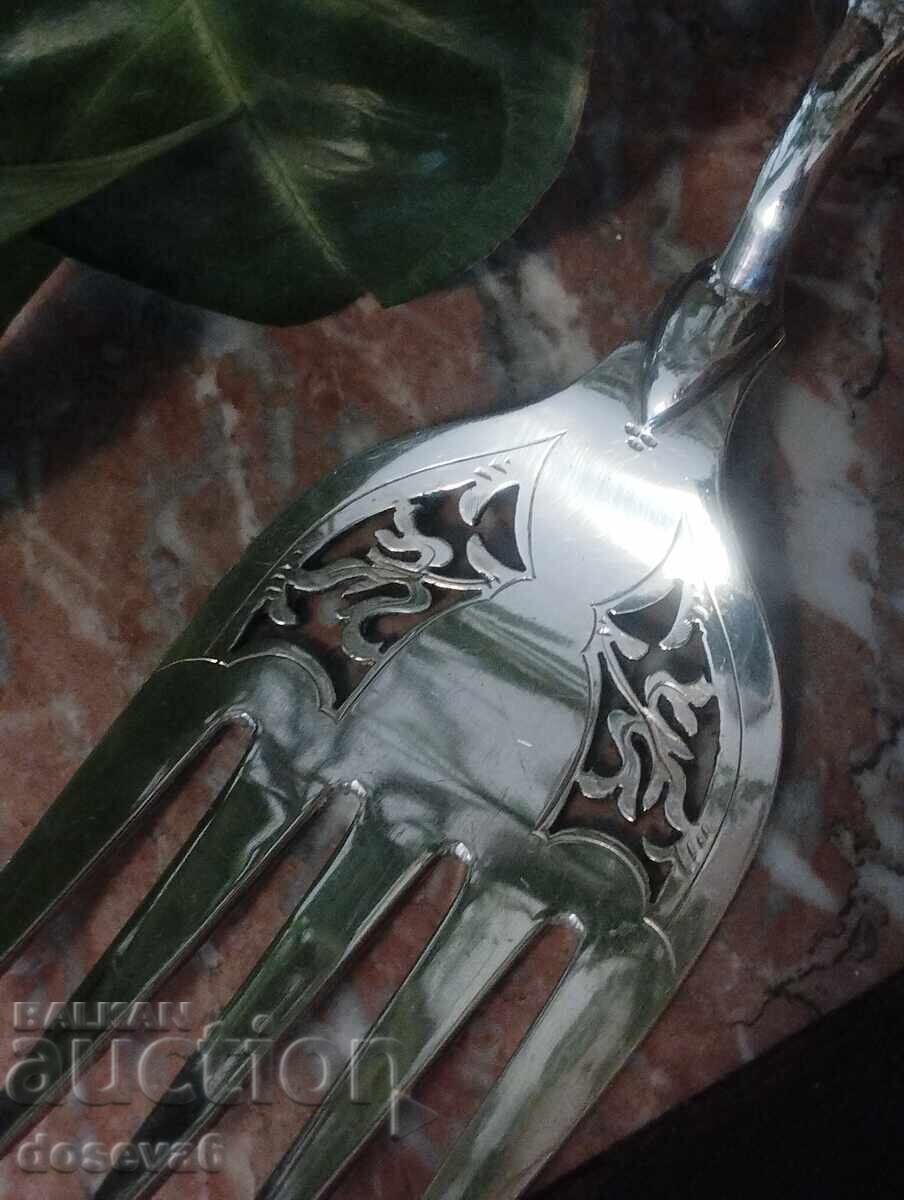 Delivery of Richly ornamented silver-plated cutlery