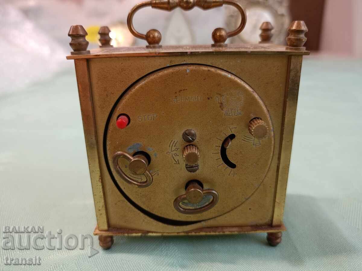 Delivery of Desk clock Delivery of Desk clock