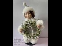 PĂPUȘĂ MUZICALĂ ZĂPADA ALBĂ