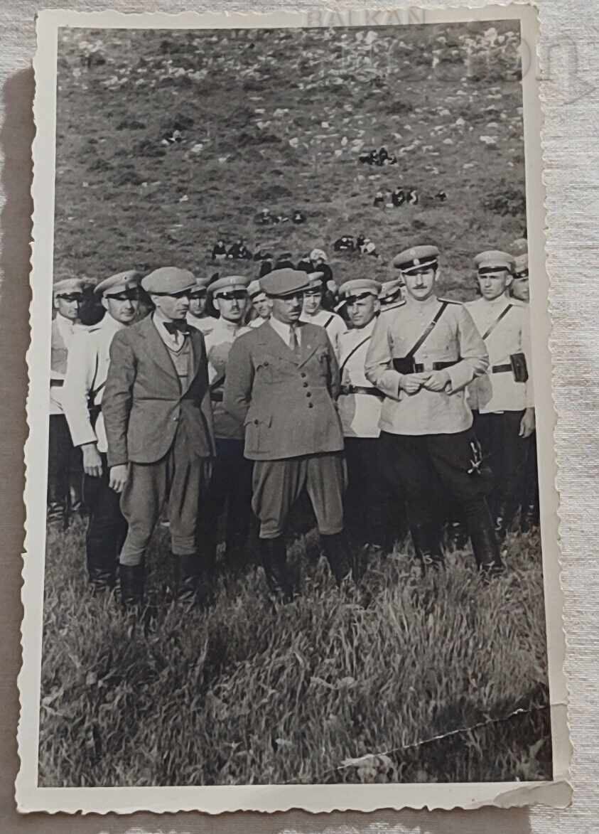 ΒΟΕΝΝΙ ΚΙΜΟΝ ΓΕΩΡΓΙΕΒ? ΑΞΙΩΜΑΤΙΚΟΣ ΜΕ ΚΟΡΤΙΚΙ 193.. έτους ΦΩΤΟΓΡΑΦΙΑ