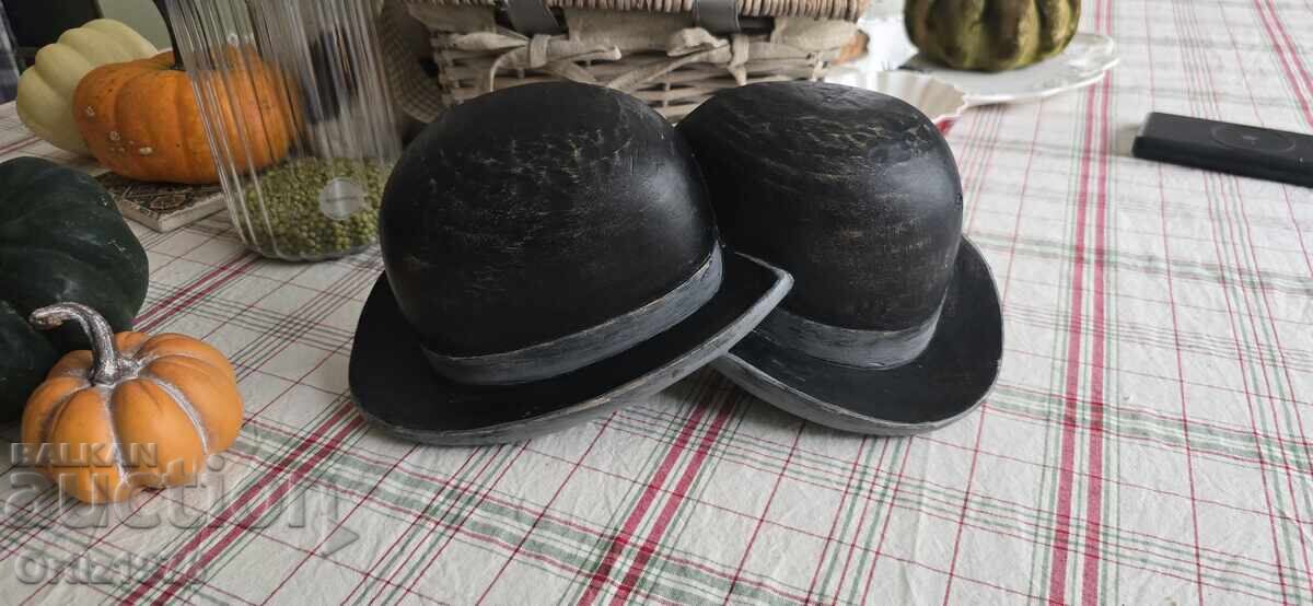 Vintage author's wood carving, signed – Massive bombé chests - 5