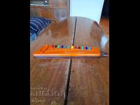 Instrument muzical pentru copii Triola, vechi