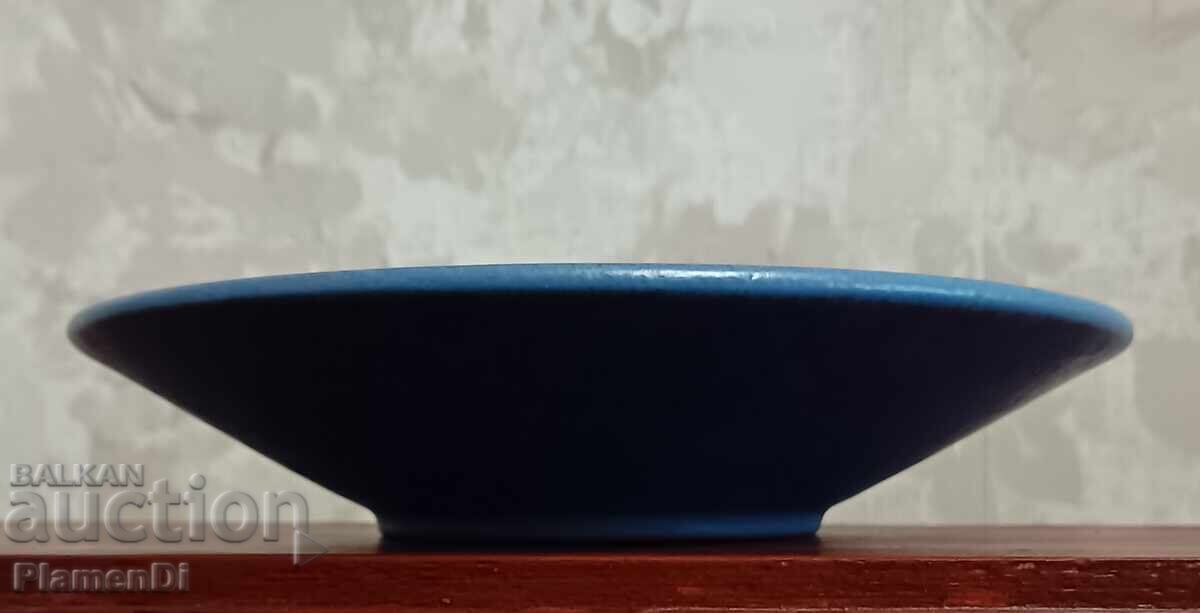 Auction  Ceramic fruit bowl, plate, bowl
