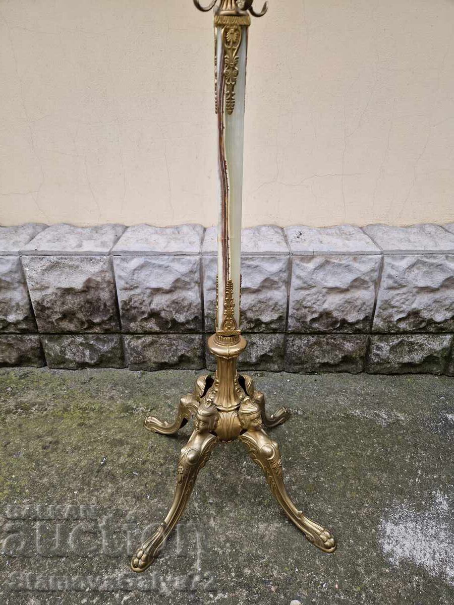 Доставка на Уникална антикварна френска закачалка бронз оникс