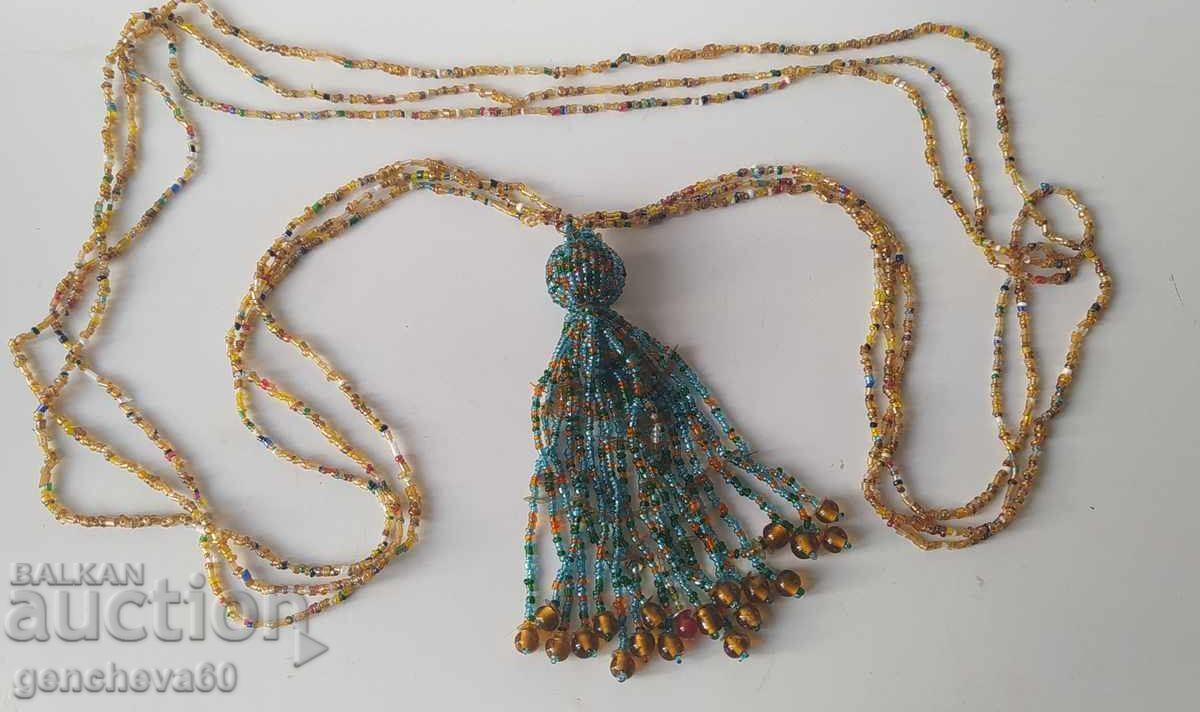 Colier vechi lung din mărgele cu ciucure pentru costum popular
