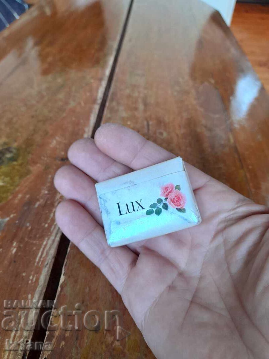 Livrarea Săpun de hotel Lux vechi Livrarea Săpun de hotel Lux vechi