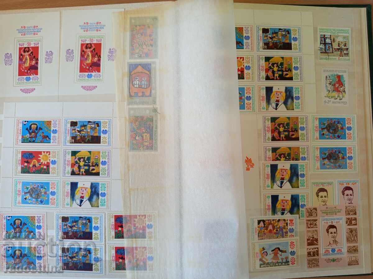 Μεγάλο Κλασέρ άλμπουμ γραμματοσήμων από την εποχή του σοσιαλισμού (Sotsa) με τιμή 70.00 BGN | € 35.79