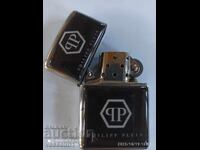 Brichetă veche Philip Plein