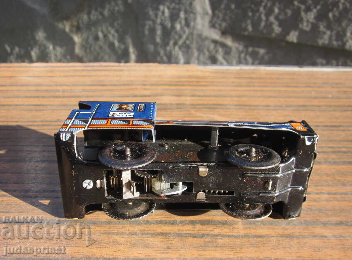 Παλιό μηχανικό μεταλλικό παιχνίδι από λαμαρίνα, ατμομηχανή από την εποχή του σοσιαλισμού - 6 Παλιό μηχανικό μεταλλικό παιχνίδι από λαμαρίνα, ατμομηχανή από την εποχή του σοσιαλισμού - 6