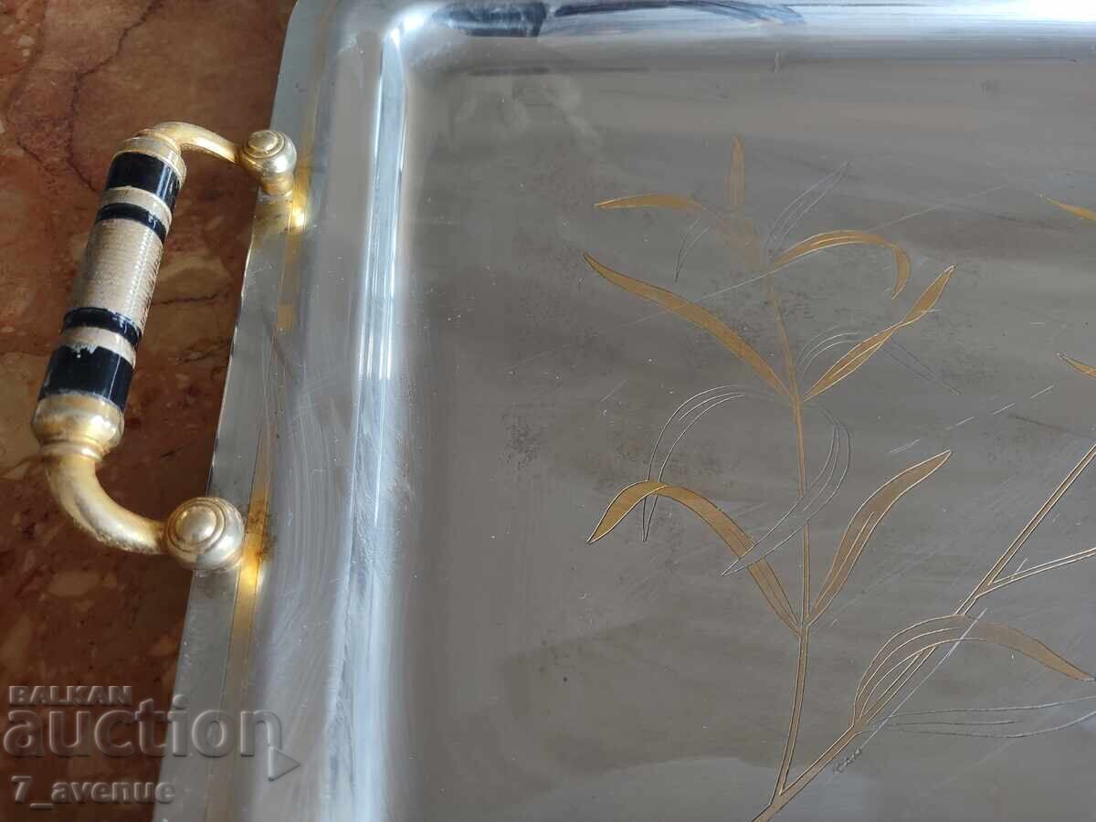 Δημοπρασία Μεγάλο, παλιό, στιβαρό δίσκος, λουλούδια, φύλλα, με σήμανση 19.10.2025