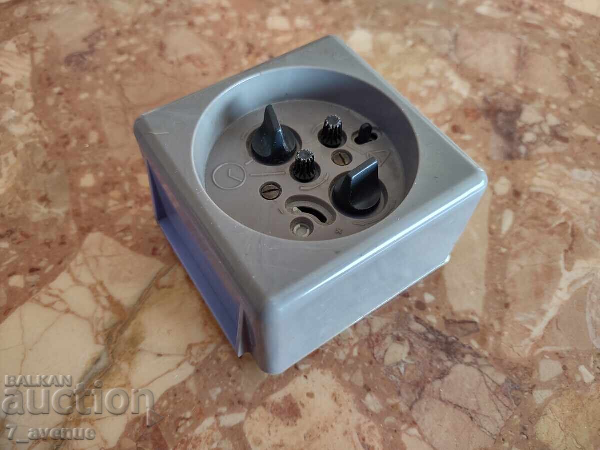 Delivery of Slava watch, old, non-working, 19.10.2025