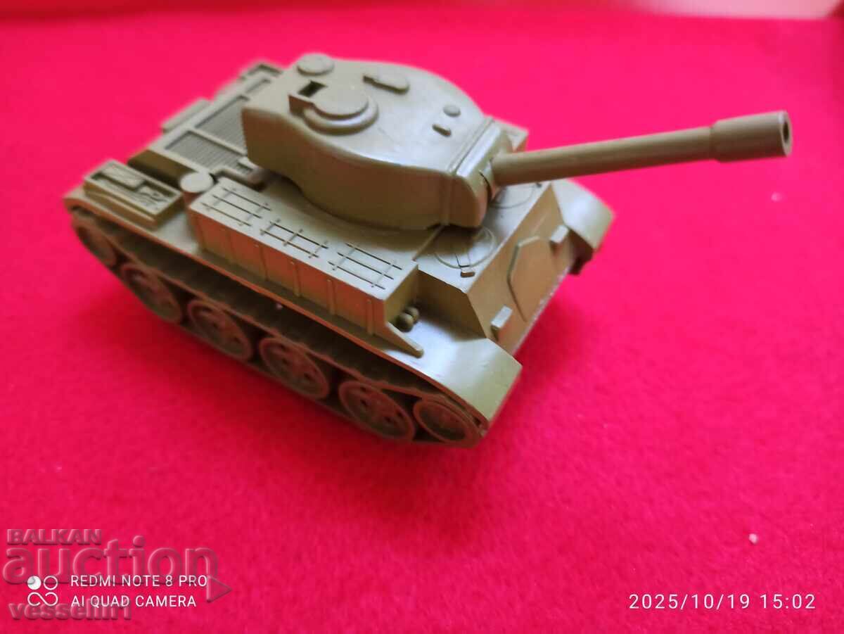 Παλιό παιχνίδι τανκ με τιμή 24.00 BGN | € 12.27