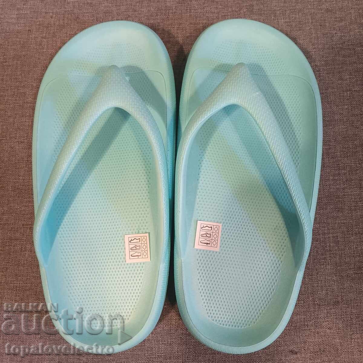 Auction  NEW! Women's flip-flops, Relax Vital Clouds slippers, blue color