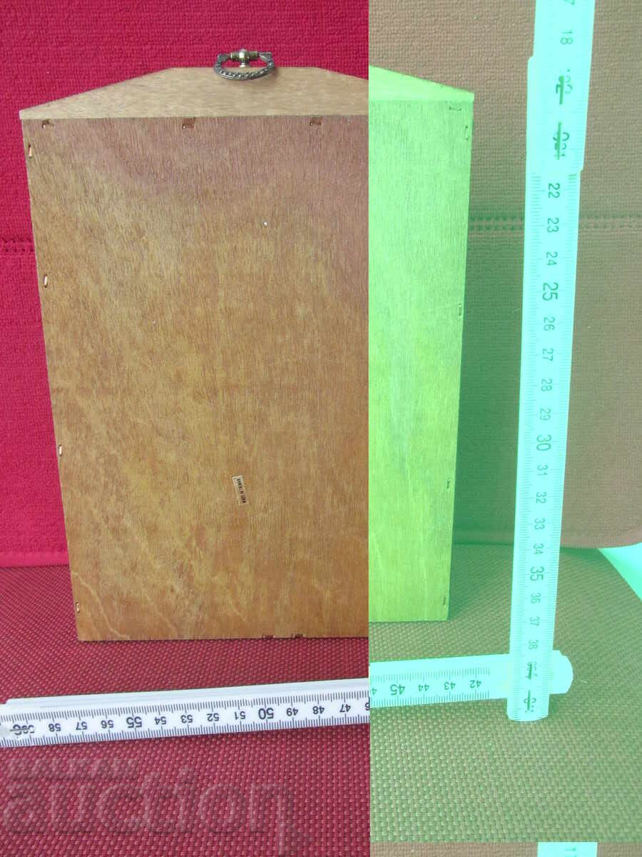 Delivery of Thimbles collection with display