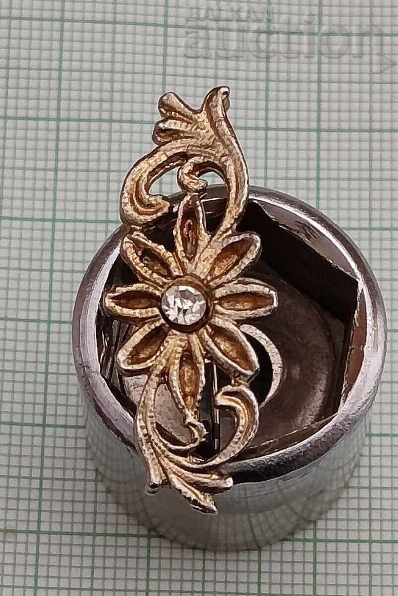 БРОШКА ЦВЕТЕ с цена 3.00 лв. | € 1.53 БРОШКА ЦВЕТЕ с цена 3.00 лв. | € 1.53