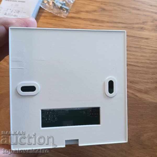 NOU! Termostat programabil pentru centrale termice pe gaz cu afișaj LCD - 6