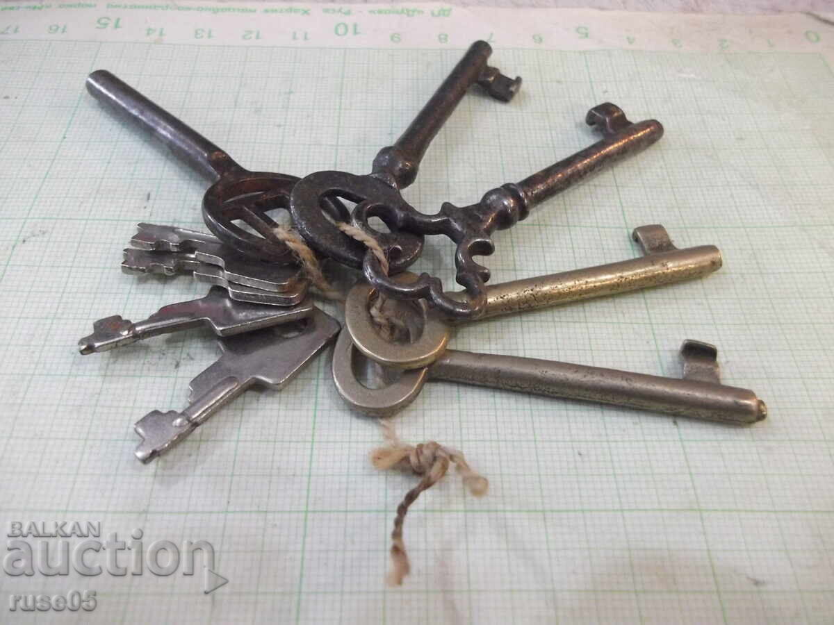 Auction  Lot of 9 old keys