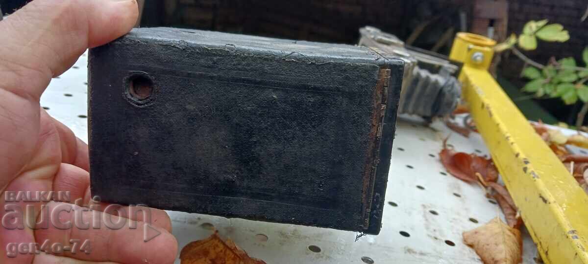 Aparat foto vechi pentru piese cu preț 20.00 BGN | € 10.23