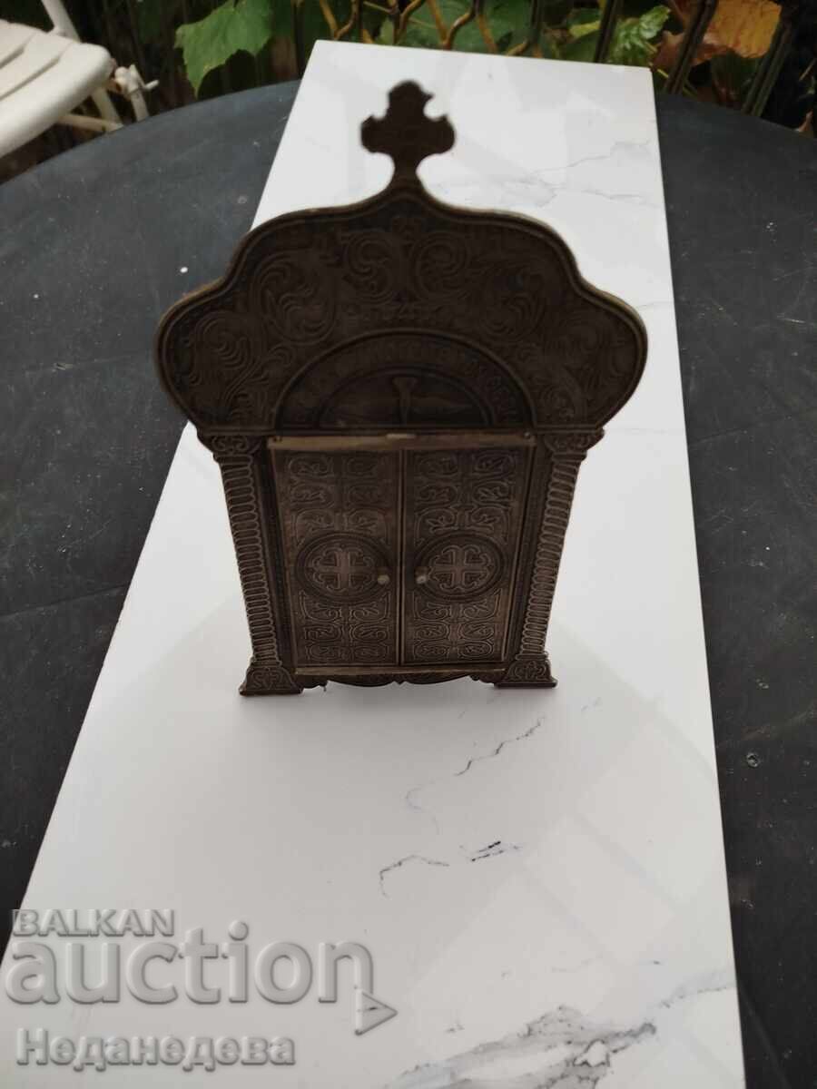 Delivery of Icon, Large desk, triptych, panagia