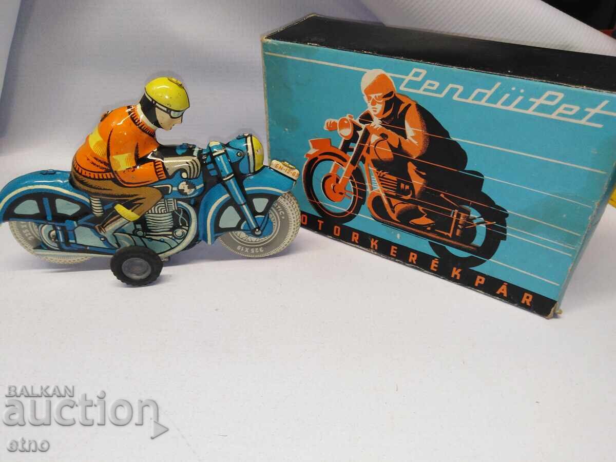 Παράδοση ΜΟΤΌΡ, ΜΗΧΑΝΙΚΌ ΠΑΙΧΝΊΔΙ ΜΕ ΤΗ ΣΥΣΚΕΥΑΣΊΑ, παιχνίδια