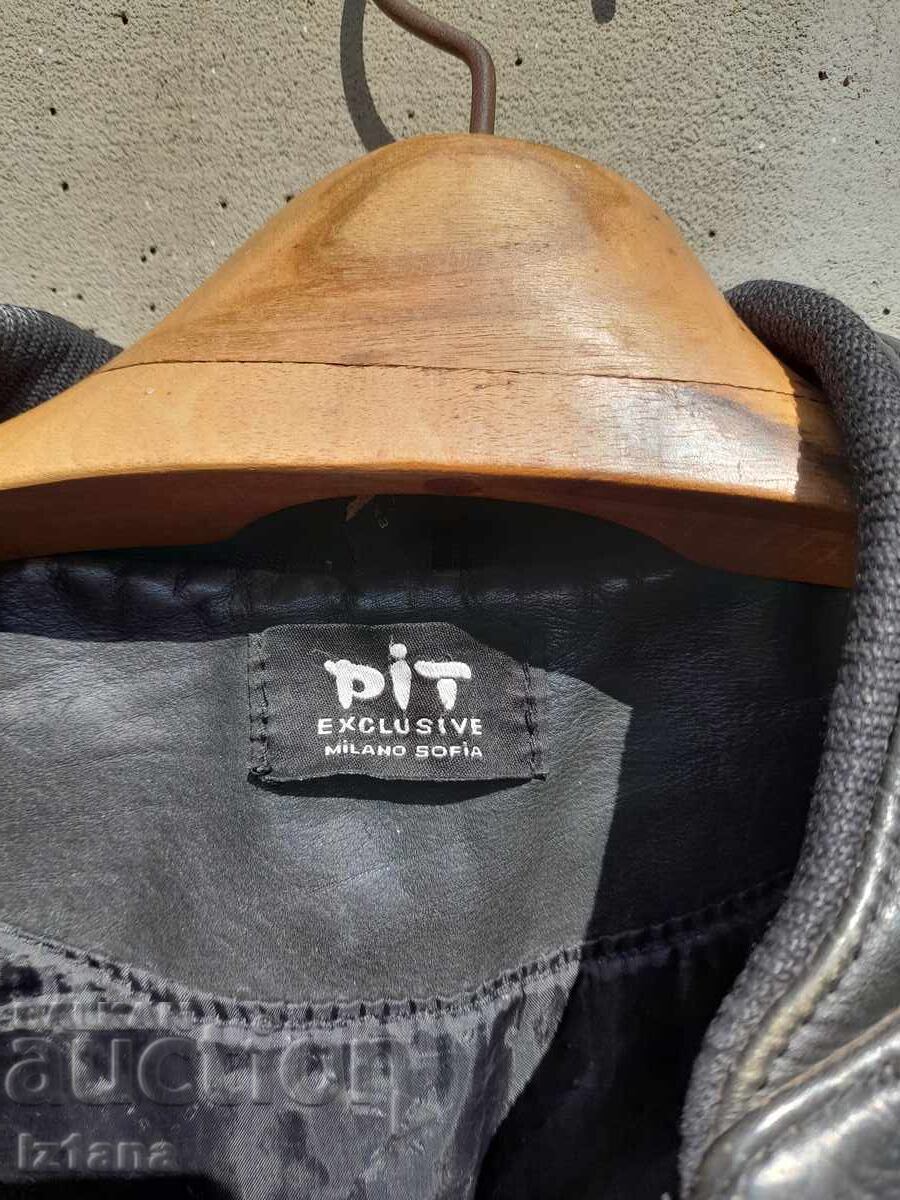 Доставка на Мъжко кожено яке