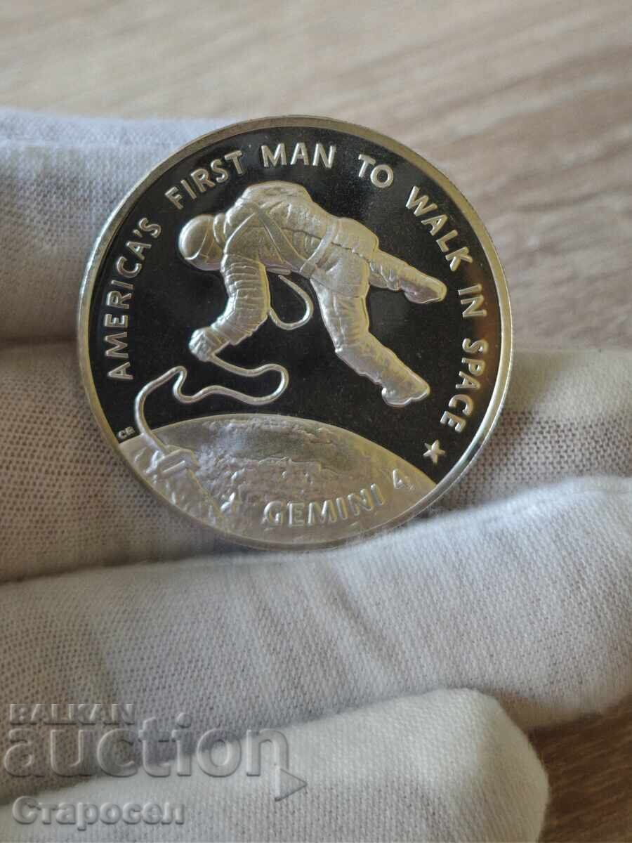 Coin (plaque) "The First Man on the Moon"