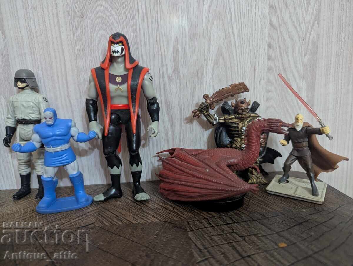 Licitație Figurine cu eroi de acțiune/de colecție