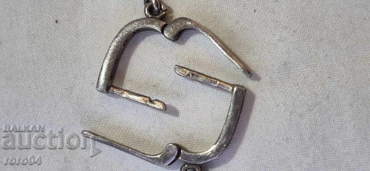 ΑΣΗΜΕΝΙΑ ΣΚΟΥΛΑΡΙΚΙΑ - 5