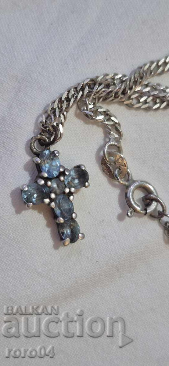 SILVER CROSS WITH CHAIN