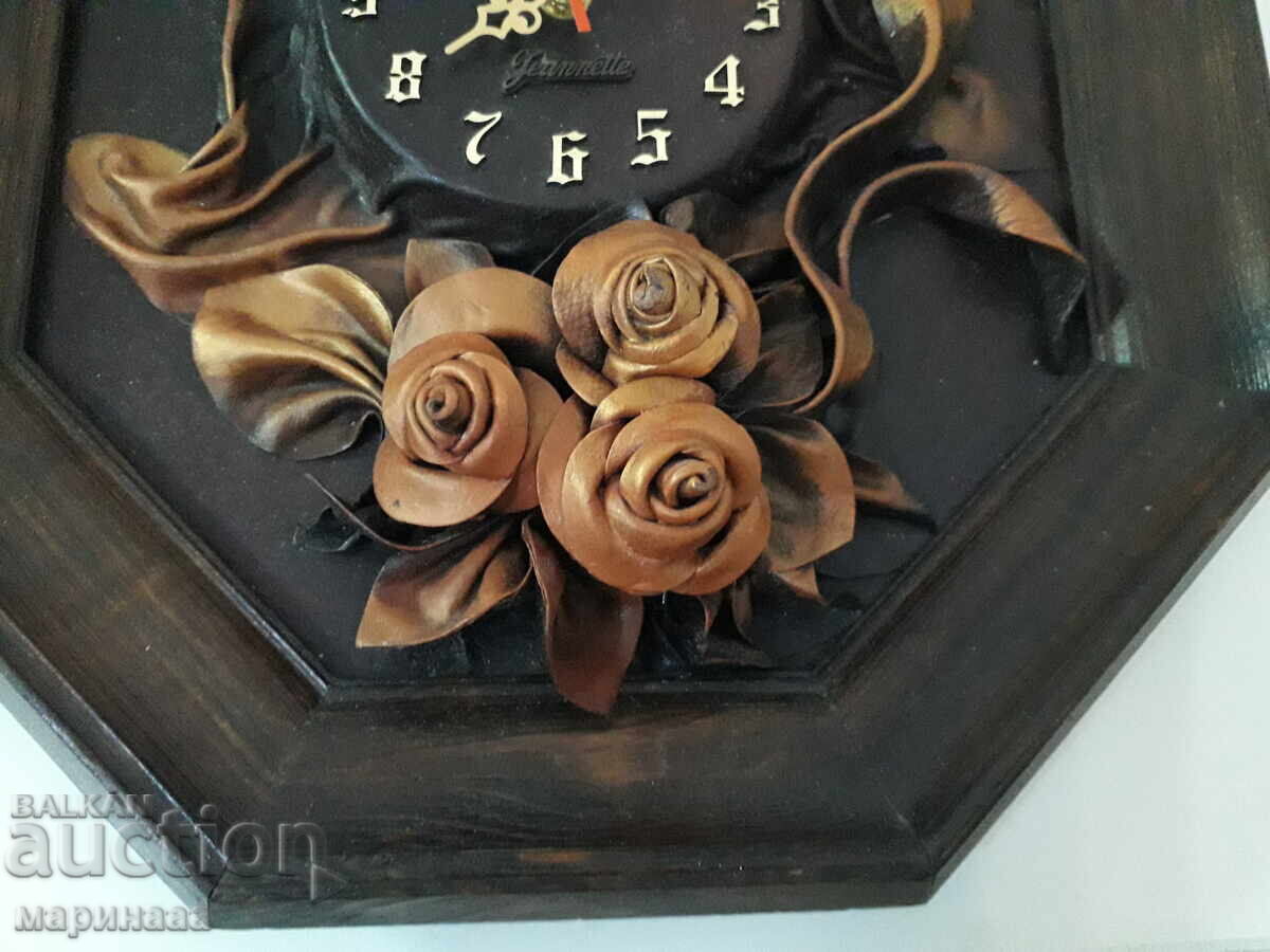 DESIGNER WATCH. LEATHER, WOOD with price 14.00 BGN | € 7.16 DESIGNER WATCH. LEATHER, WOOD with price 14.00 BGN | € 7.16