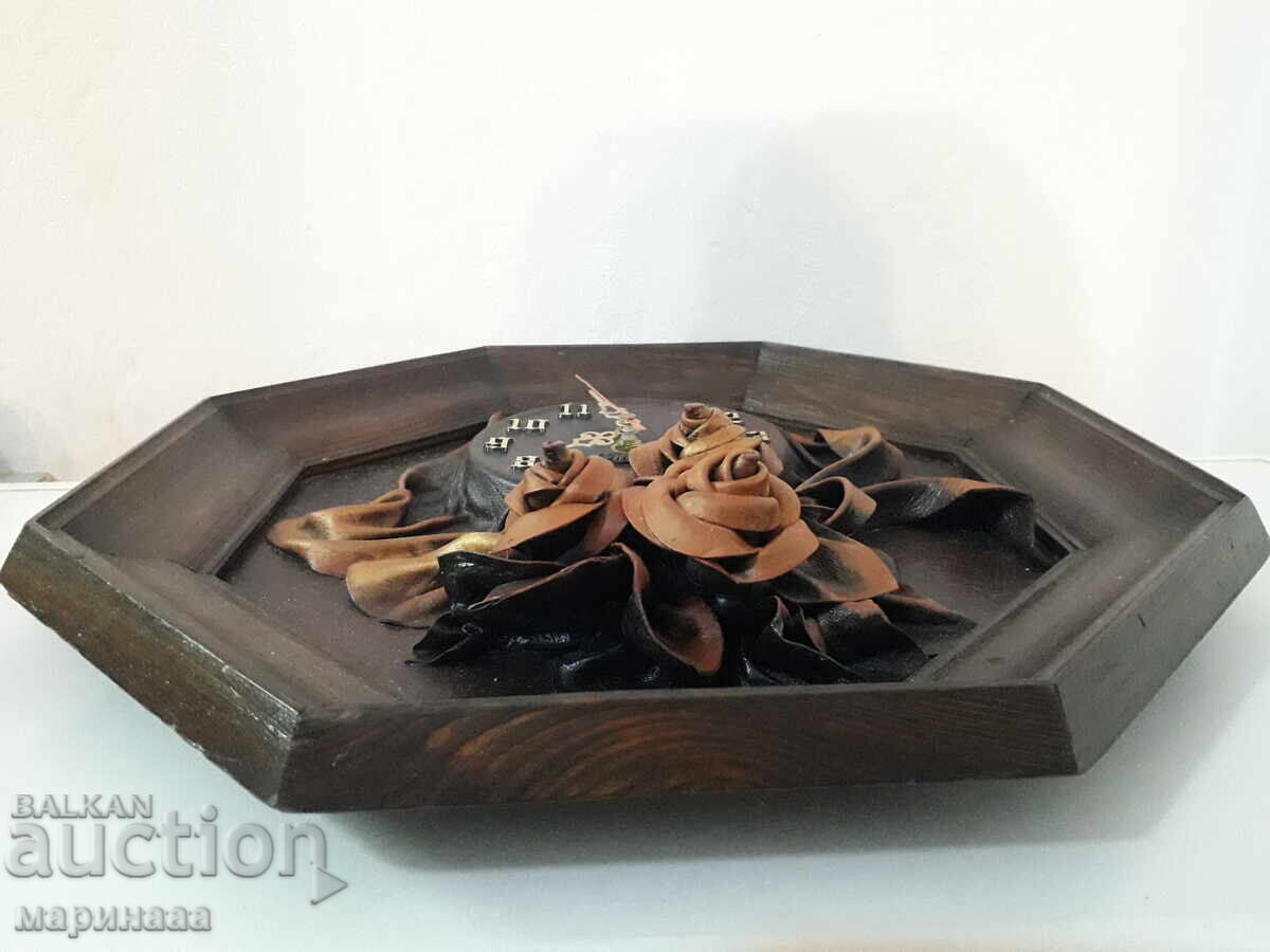 Delivery of DESIGNER WATCH. LEATHER, WOOD Delivery of DESIGNER WATCH. LEATHER, WOOD