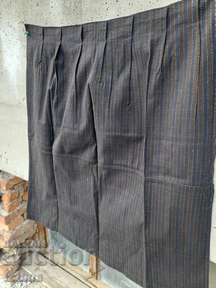 șorț antic cu preț 22.00 BGN | € 11.25 șorț antic cu preț 22.00 BGN | € 11.25