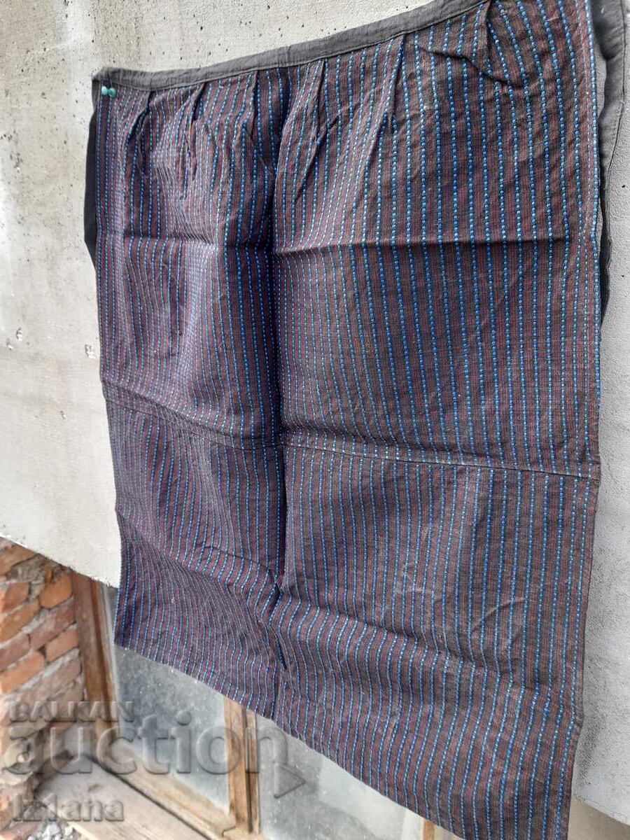 șorț antic cu preț 22.00 BGN | € 11.25 șorț antic cu preț 22.00 BGN | € 11.25