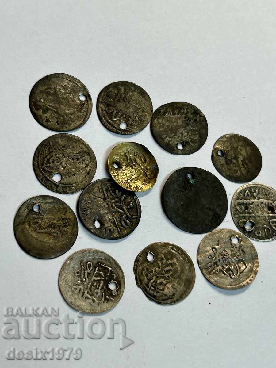 Lot de 13 monede pentru bijuterii cu preț 11.55 BGN | € 5.91 Lot de 13 monede pentru bijuterii cu preț 11.55 BGN | € 5.91