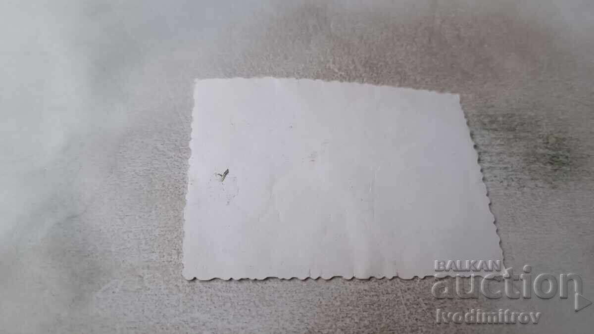 Снимка Две момчета на брега на морето с цена 2.45 лв. | € 1.25