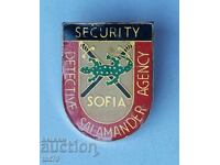 Insigna: Salamander Detective Agency – Sofia (mic).