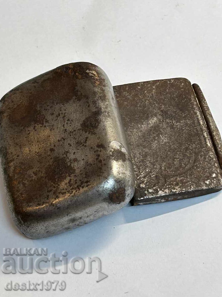 Много стара метална кутийка - 5 Много стара метална кутийка - 5