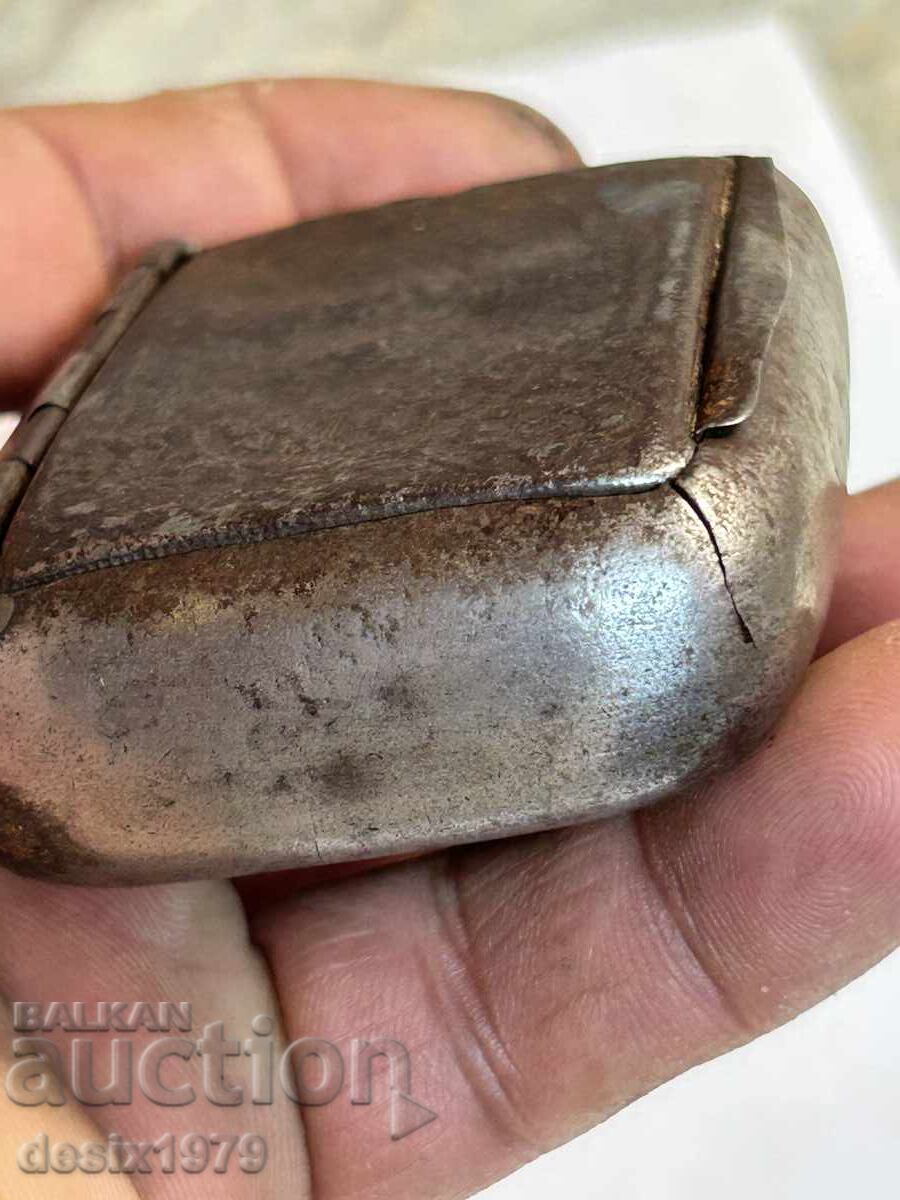 Много стара метална кутийка - 6 Много стара метална кутийка - 6