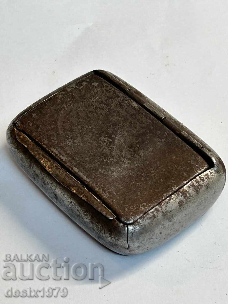 Много стара метална кутийка - 7 Много стара метална кутийка - 7