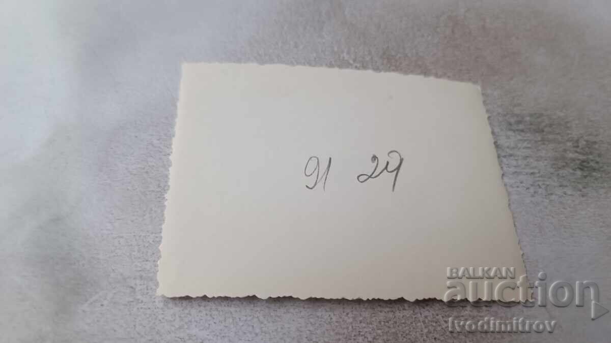 Foto Fată tânără pe plajă cu preț 1.85 BGN | € 0.95