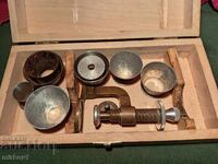 Un instrument vechi de ceasornicarie